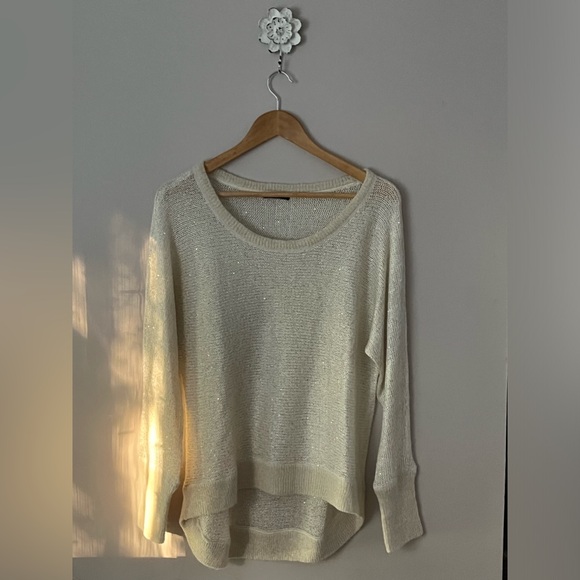 Women’s DKNY Jeans Soft Fine Knit Gold Metallic Thread High Low Dressy Sweater - Picture 11 of 11